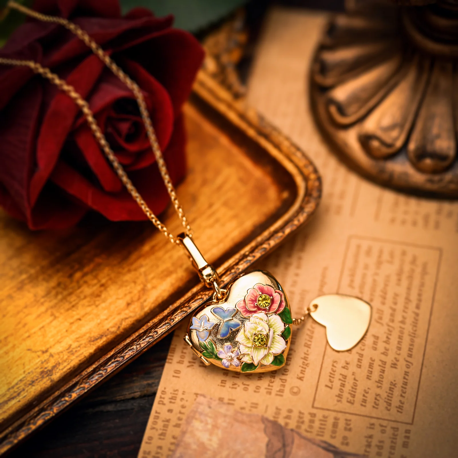 Flower Heart Shaped Locket Necklace - Image 12