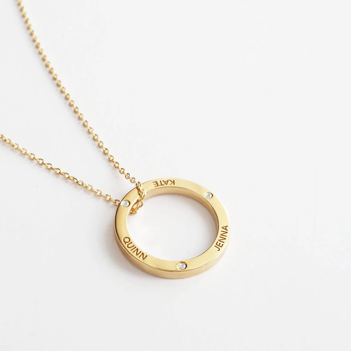 Linked Circle Custom Name Necklace - Image 3