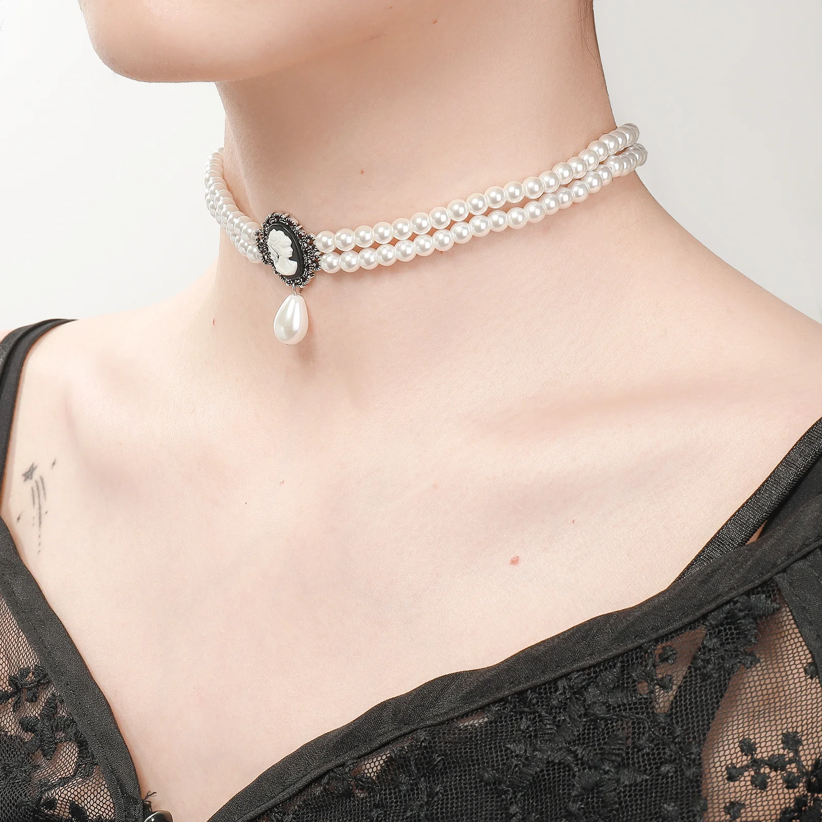 Victoria Pearl Choker - Image 11