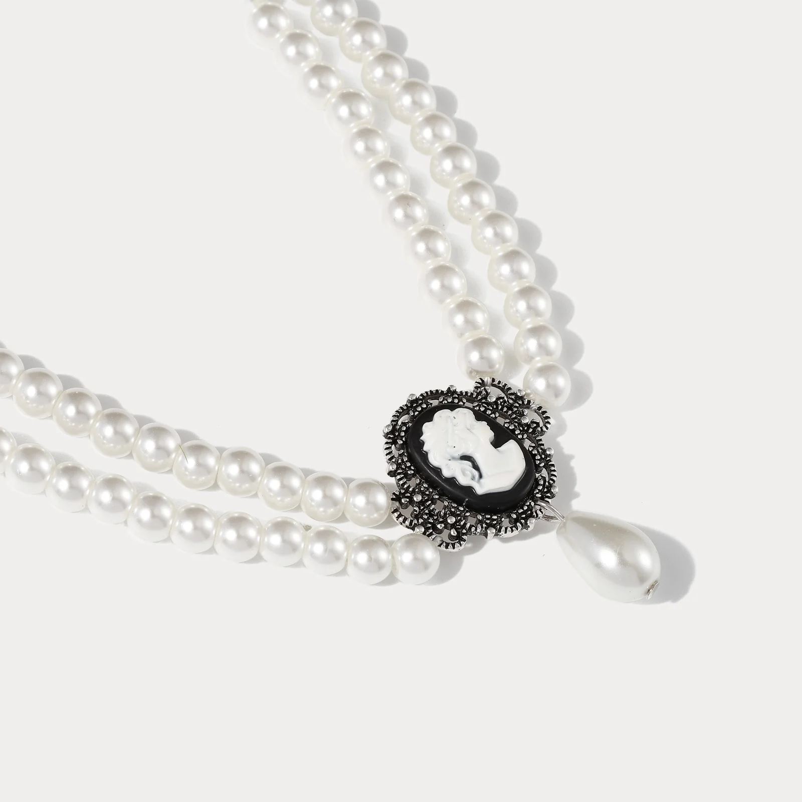 Victoria Pearl Choker - Image 13