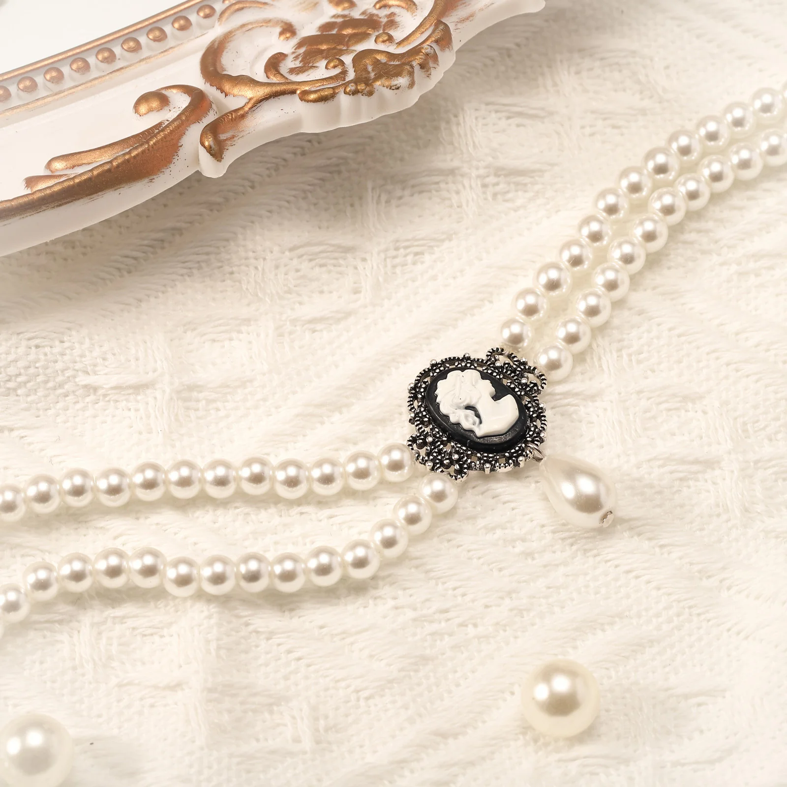 Victoria Pearl Choker - Image 14