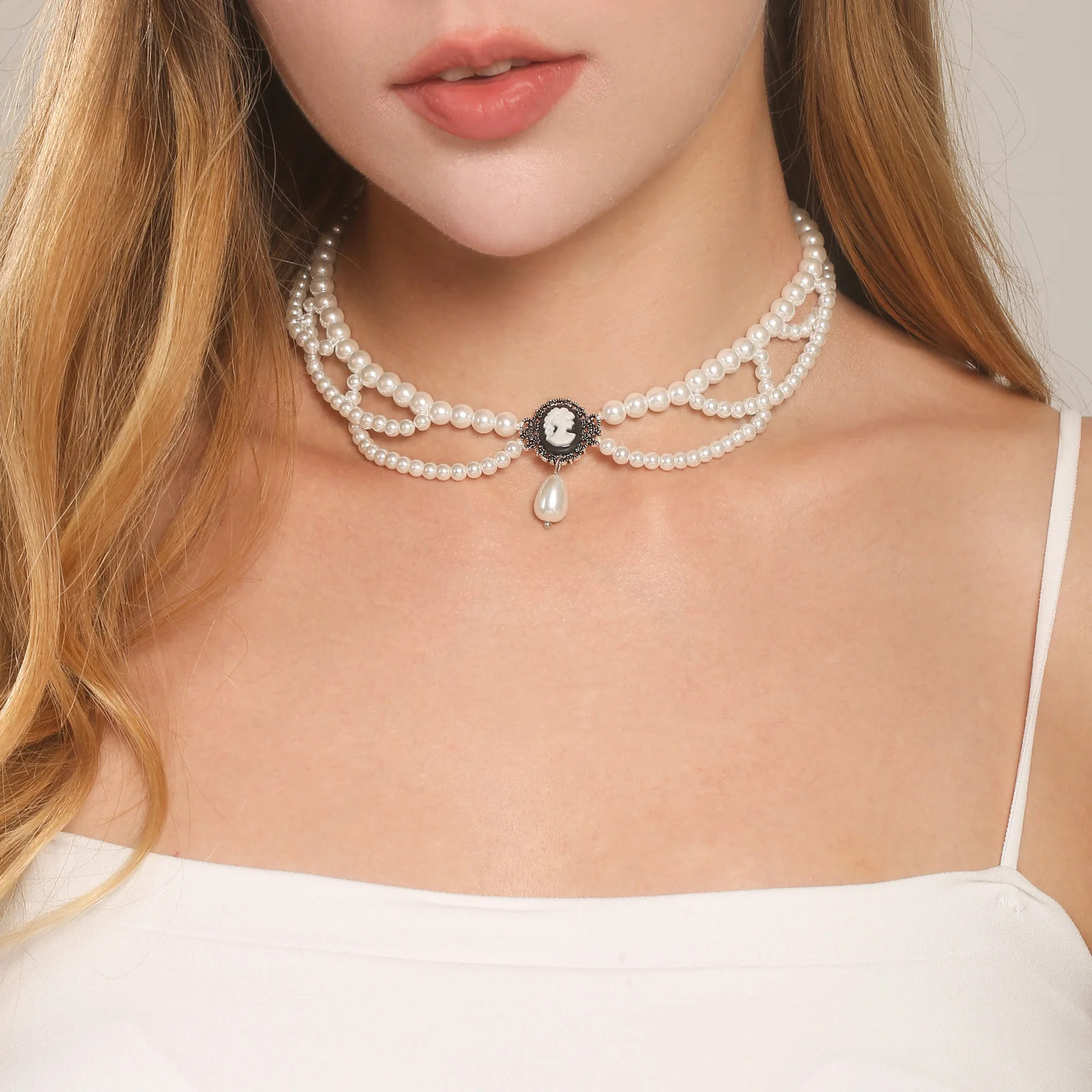 Victoria Pearl Choker - Image 3